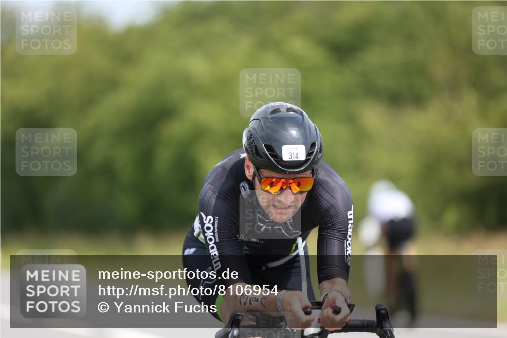 22.06.2025 - Viking Triathlon Yannick Fuchs http://msf.ph/oto/8106954 22.06.2025 12:11:43 Radfahren 13, 173, 234, 314, 340, 427, 444, 458, 604 meine-sportfotos.de