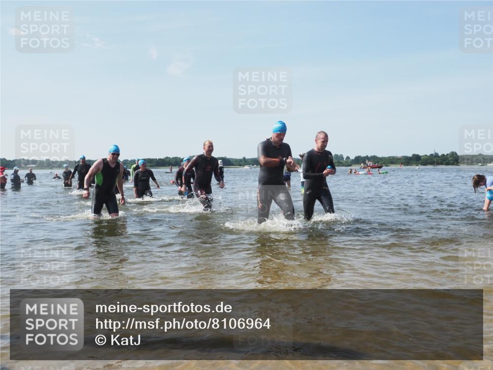 22.06.2025 - Viking Triathlon KatJ http://msf.ph/oto/8106964 22.06.2025 10:37:29 Schwimmen 21, 34, 131, 141, 163, 177, 180, 187, 233, 245, 253, 312, 316, 344, 383, 456, 614, 639 meine-sportfotos.de