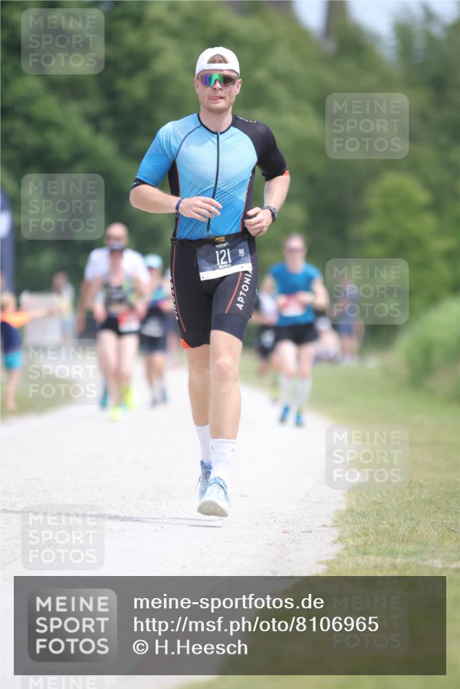 22.06.2025 - Viking Triathlon H.Heesch http://msf.ph/oto/8106965 22.06.2025 13:53:56 Laufen 121, 123 meine-sportfotos.de
