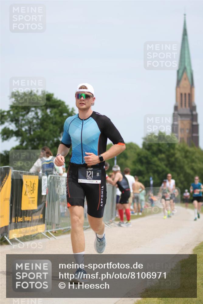 22.06.2025 - Viking Triathlon H.Heesch http://msf.ph/oto/8106971 22.06.2025 13:54:01 Laufen 121 meine-sportfotos.de