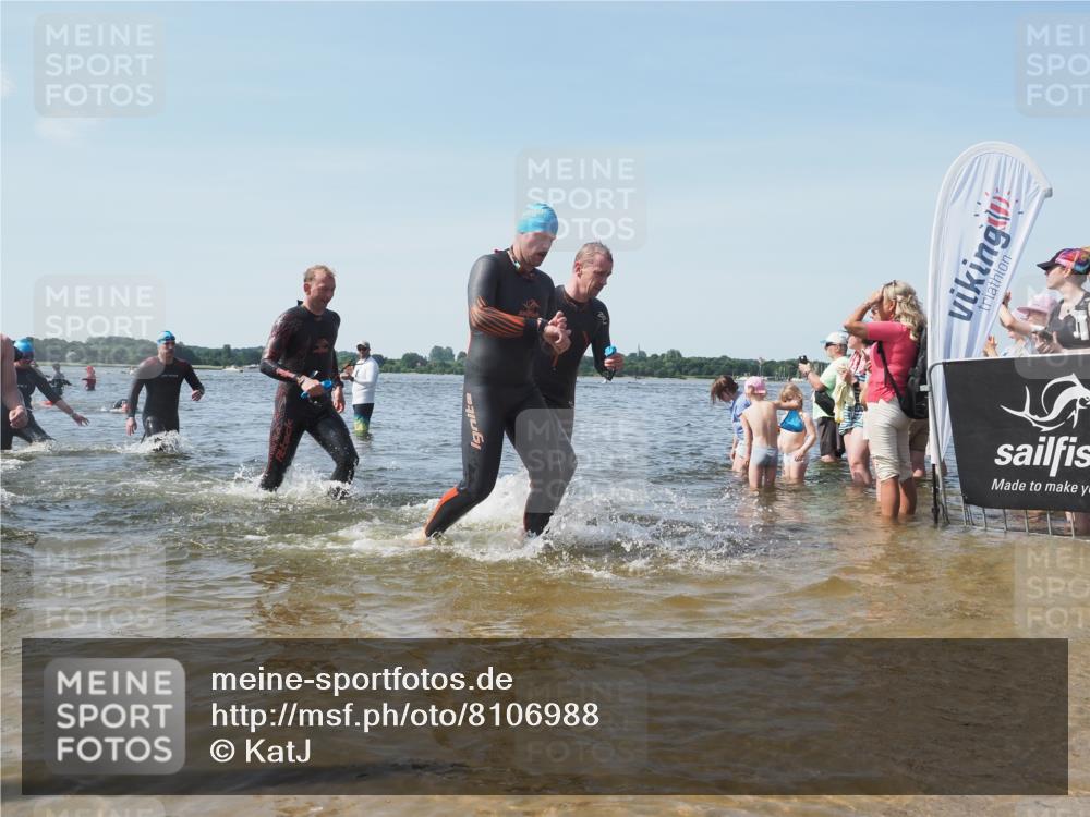 22.06.2025 - Viking Triathlon KatJ http://msf.ph/oto/8106988 22.06.2025 10:37:30 Schwimmen 21, 34, 131, 141, 163, 177, 180, 187, 233, 245, 253, 312, 316, 344, 383, 456, 614, 639 meine-sportfotos.de
