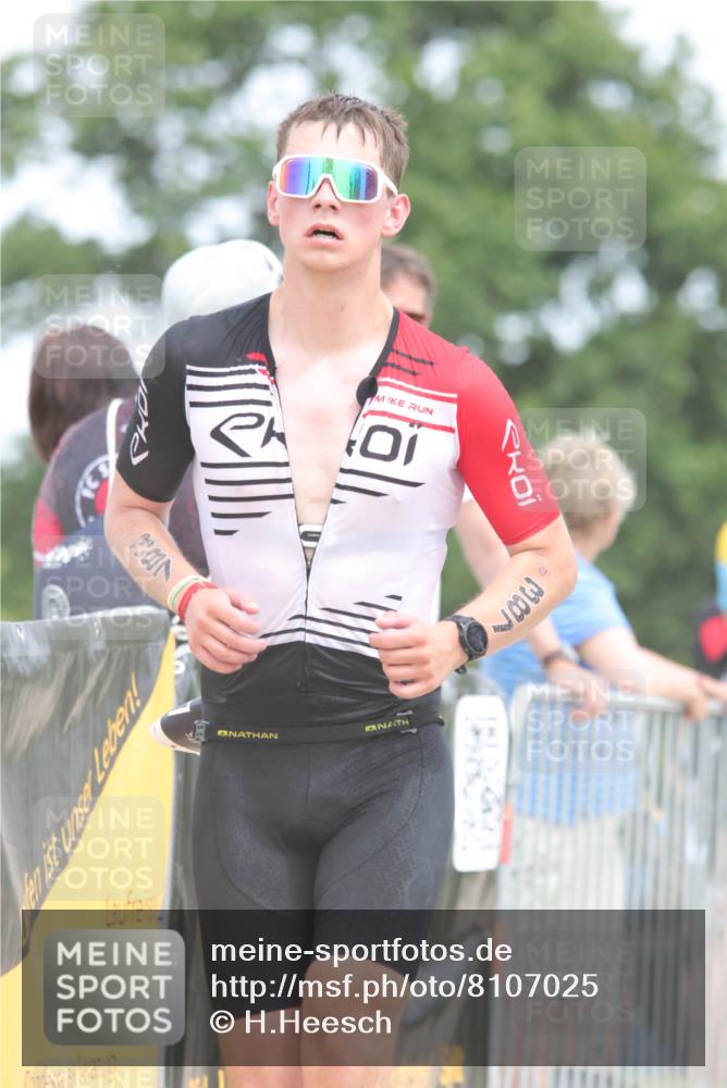 22.06.2025 - Viking Triathlon H.Heesch http://msf.ph/oto/8107025 22.06.2025 14:30:27 Laufen 387, 418 meine-sportfotos.de