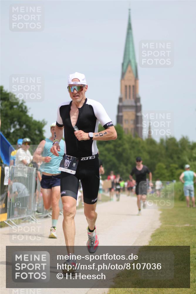 22.06.2025 - Viking Triathlon H.Heesch http://msf.ph/oto/8107036 22.06.2025 14:18:40 Laufen 100, 101, 271, 272, 617 meine-sportfotos.de