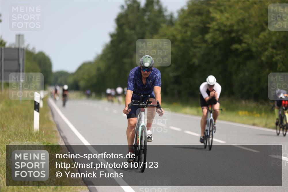 22.06.2025 - Viking Triathlon Yannick Fuchs http://msf.ph/oto/8107123 22.06.2025 12:11:56 Radfahren 110, 266, 449, 475 meine-sportfotos.de