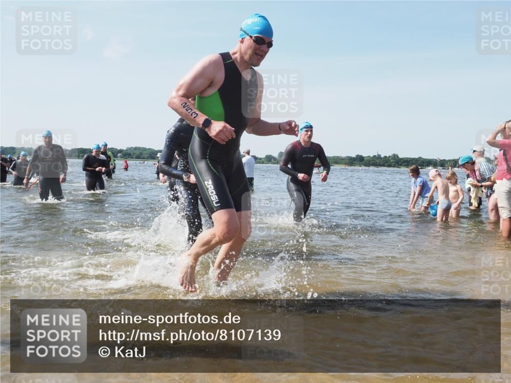 22.06.2025 - Viking Triathlon KatJ http://msf.ph/oto/8107139 22.06.2025 10:37:34 Schwimmen 21, 34, 131, 141, 163, 177, 180, 187, 245, 253, 312, 316, 344, 456, 506, 614, 639, 645 meine-sportfotos.de