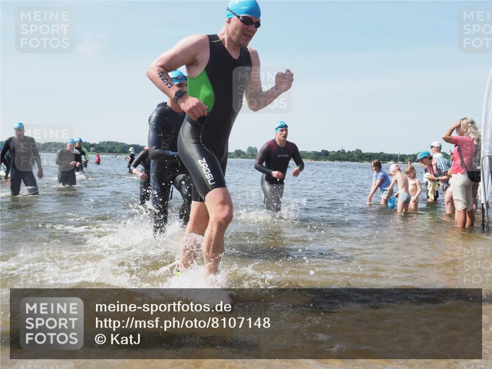 22.06.2025 - Viking Triathlon KatJ http://msf.ph/oto/8107148 22.06.2025 10:37:34 Schwimmen 21, 34, 131, 141, 163, 177, 180, 187, 245, 253, 312, 316, 344, 456, 506, 614, 639, 645 meine-sportfotos.de