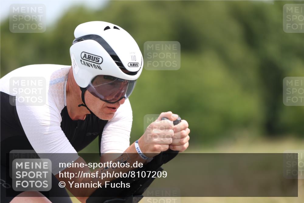 22.06.2025 - Viking Triathlon Yannick Fuchs http://msf.ph/oto/8107209 22.06.2025 12:11:59 Radfahren 110, 266, 403, 449 meine-sportfotos.de