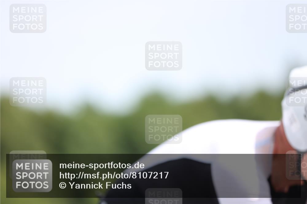 22.06.2025 - Viking Triathlon Yannick Fuchs http://msf.ph/oto/8107217 22.06.2025 12:11:59 Radfahren 110, 266, 403, 449 meine-sportfotos.de