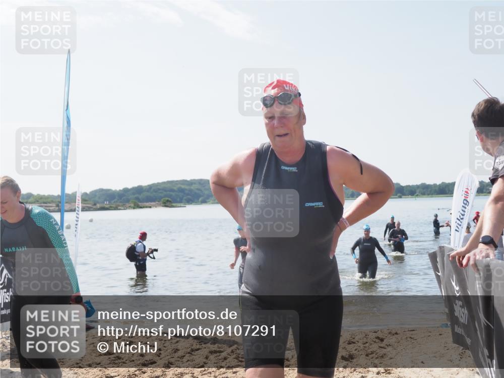 22.06.2025 - Viking Triathlon MichiJ http://msf.ph/oto/8107291 22.06.2025 10:53:20 Schwimmen 165, 201, 241, 319 meine-sportfotos.de