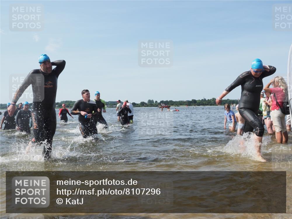 22.06.2025 - Viking Triathlon KatJ http://msf.ph/oto/8107296 22.06.2025 10:37:38 Schwimmen 21, 131, 141, 163, 177, 180, 187, 245, 396, 411, 433, 456, 506, 614, 619, 639, 645 meine-sportfotos.de