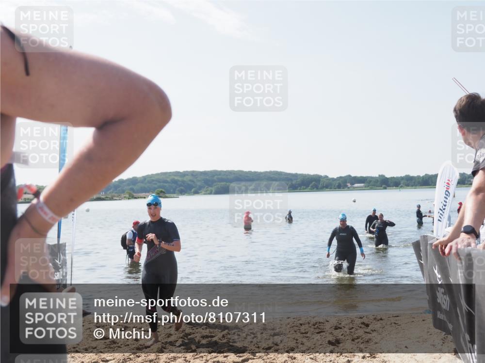 22.06.2025 - Viking Triathlon MichiJ http://msf.ph/oto/8107311 22.06.2025 10:53:21 Schwimmen 165, 201, 241, 319 meine-sportfotos.de