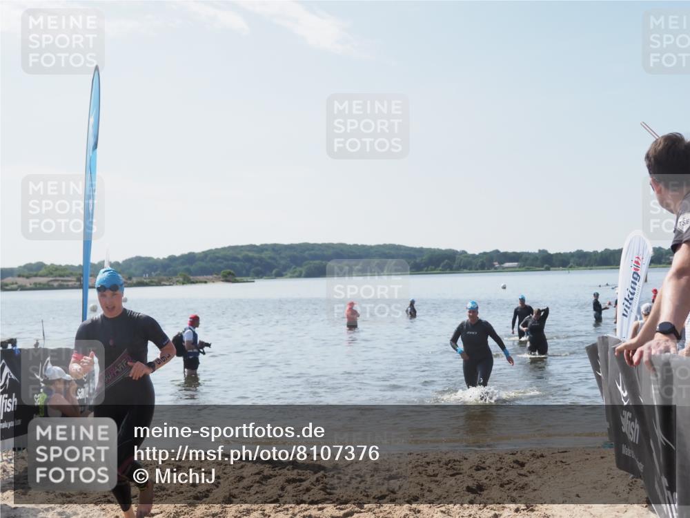 22.06.2025 - Viking Triathlon MichiJ http://msf.ph/oto/8107376 22.06.2025 10:53:22 Schwimmen 165, 201, 241, 319 meine-sportfotos.de