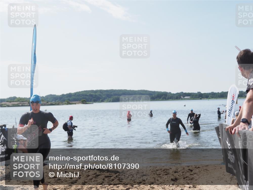 22.06.2025 - Viking Triathlon MichiJ http://msf.ph/oto/8107390 22.06.2025 10:53:22 Schwimmen 165, 201, 241, 319 meine-sportfotos.de