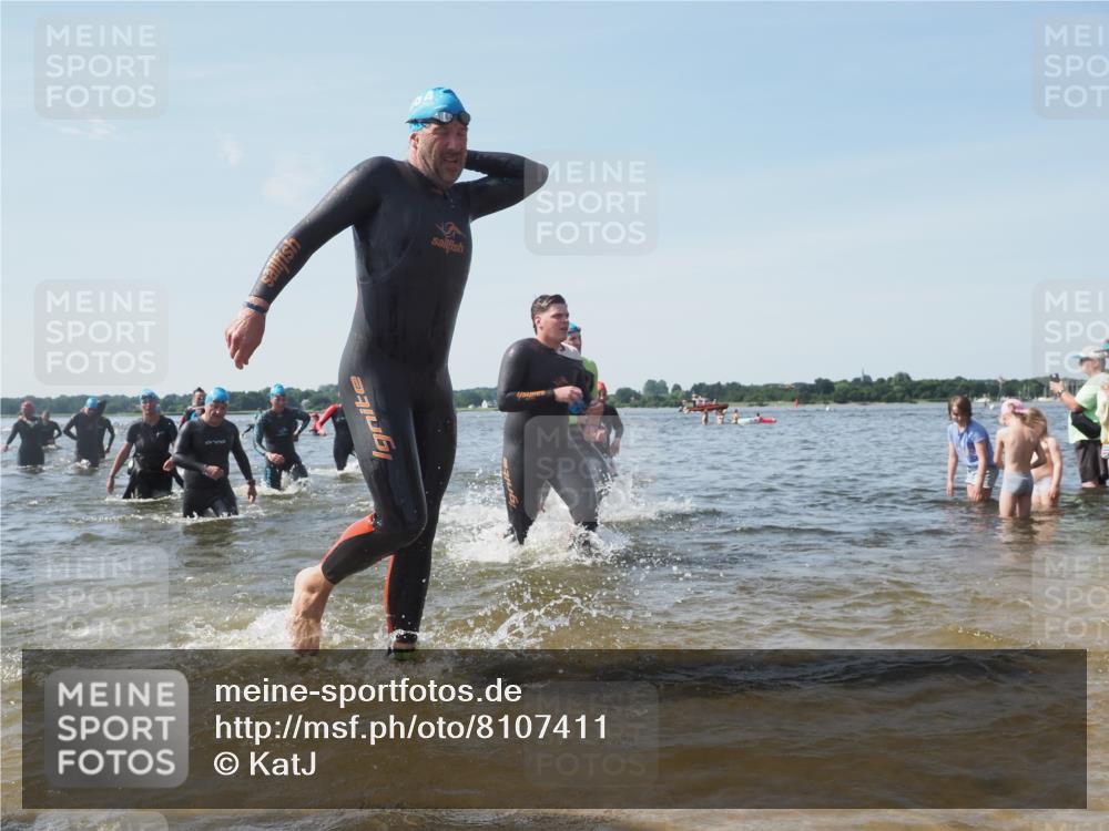 22.06.2025 - Viking Triathlon KatJ http://msf.ph/oto/8107411 22.06.2025 10:37:39 Schwimmen 21, 131, 141, 163, 177, 187, 245, 396, 411, 433, 456, 506, 614, 619, 639, 645 meine-sportfotos.de