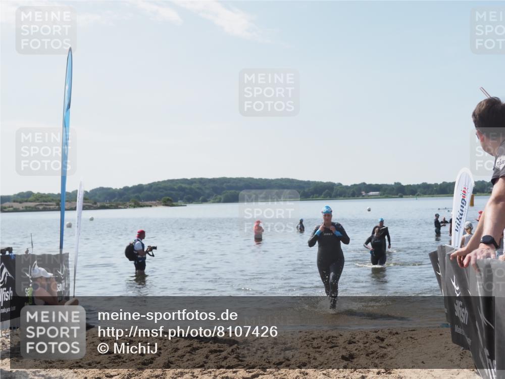 22.06.2025 - Viking Triathlon MichiJ http://msf.ph/oto/8107426 22.06.2025 10:53:24 Schwimmen 201, 241, 319 meine-sportfotos.de