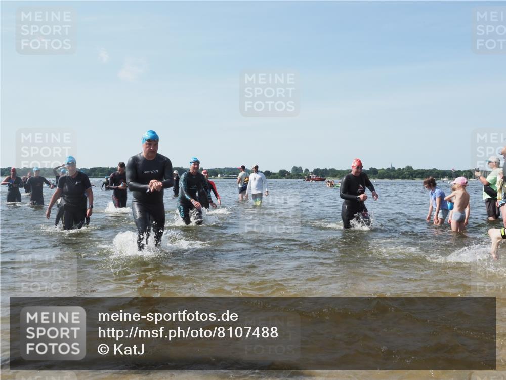 22.06.2025 - Viking Triathlon KatJ http://msf.ph/oto/8107488 22.06.2025 10:37:42 Schwimmen 21, 141, 163, 177, 187, 245, 396, 411, 433, 456, 506, 614, 619, 639, 645 meine-sportfotos.de