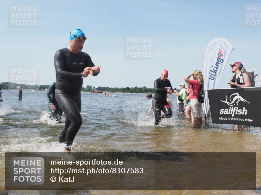 22.06.2025 - Viking Triathlon KatJ http://msf.ph/oto/8107583 22.06.2025 10:37:43 Schwimmen 21, 141, 163, 177, 187, 245, 396, 411, 433, 506, 614, 619, 639, 645 meine-sportfotos.de