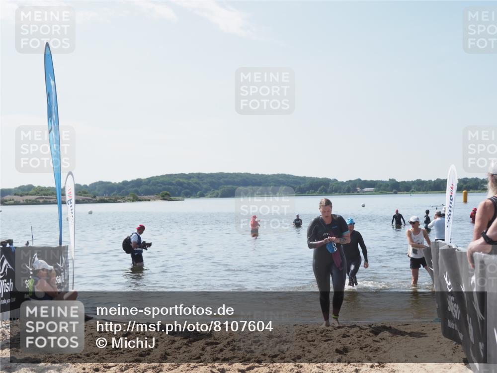 22.06.2025 - Viking Triathlon MichiJ http://msf.ph/oto/8107604 22.06.2025 10:53:33 Schwimmen 201, 241 meine-sportfotos.de