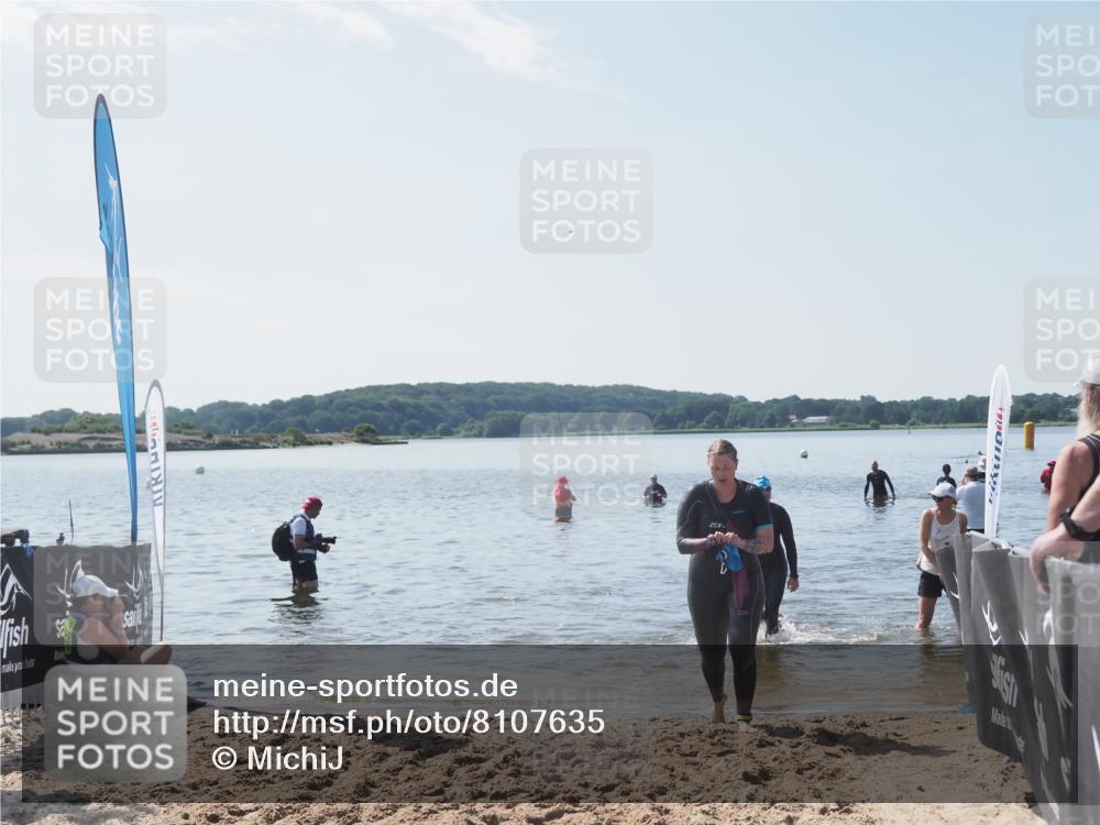 22.06.2025 - Viking Triathlon MichiJ http://msf.ph/oto/8107635 22.06.2025 10:53:33 Schwimmen 201, 241 meine-sportfotos.de