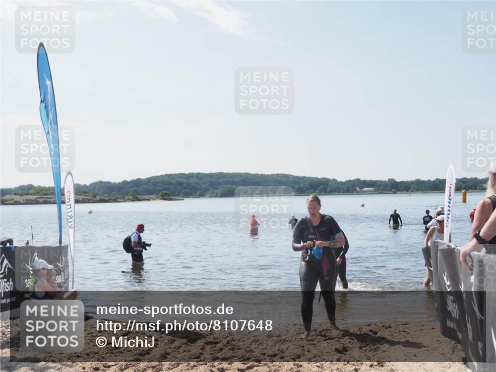 22.06.2025 - Viking Triathlon MichiJ http://msf.ph/oto/8107648 22.06.2025 10:53:33 Schwimmen 201, 241 meine-sportfotos.de