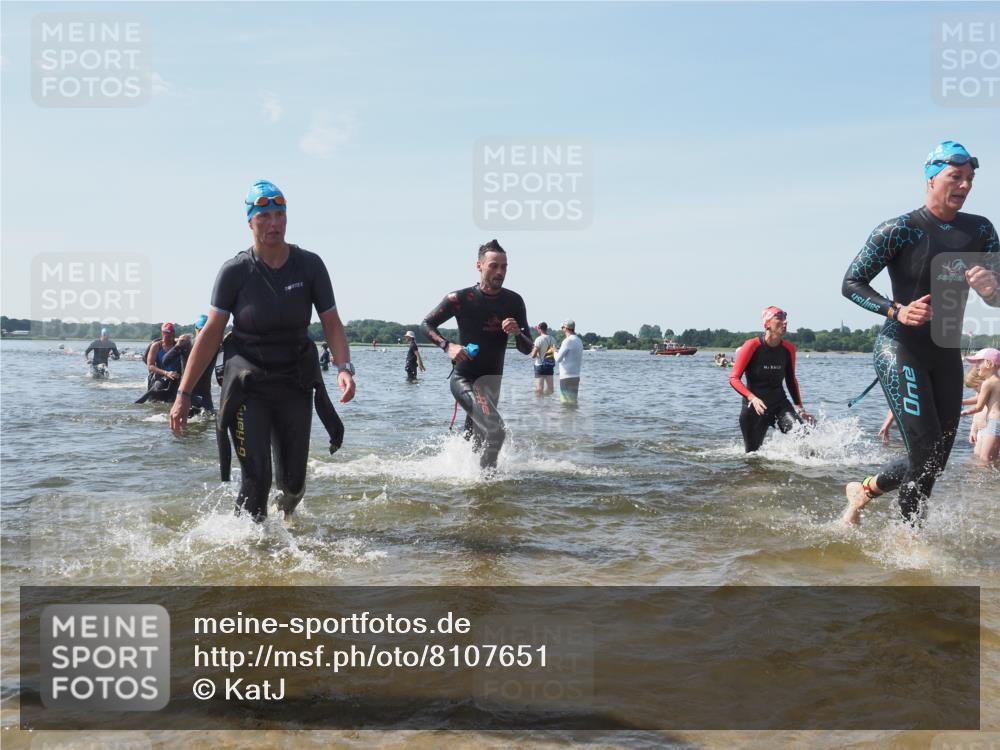 22.06.2025 - Viking Triathlon KatJ http://msf.ph/oto/8107651 22.06.2025 10:37:45 Schwimmen 141, 163, 177, 245, 335, 396, 411, 433, 506, 614, 619, 639, 645 meine-sportfotos.de