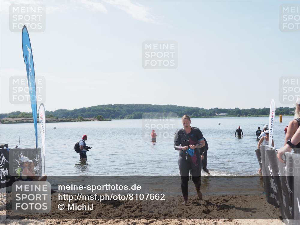 22.06.2025 - Viking Triathlon MichiJ http://msf.ph/oto/8107662 22.06.2025 10:53:34 Schwimmen 201, 241 meine-sportfotos.de