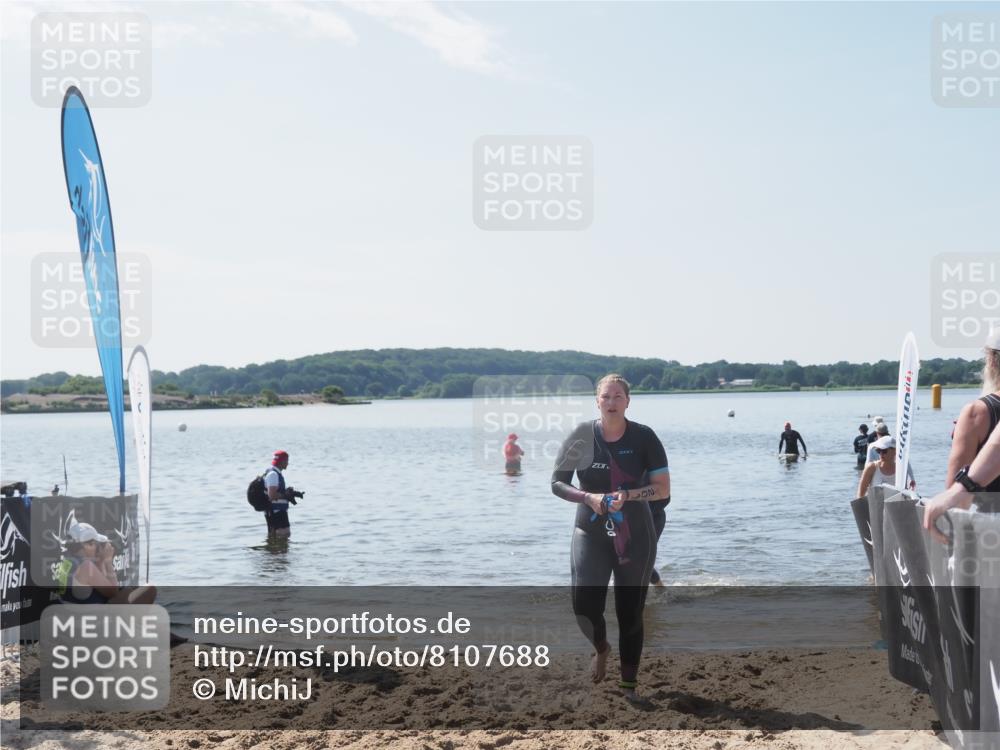 22.06.2025 - Viking Triathlon MichiJ http://msf.ph/oto/8107688 22.06.2025 10:53:34 Schwimmen 201, 241 meine-sportfotos.de