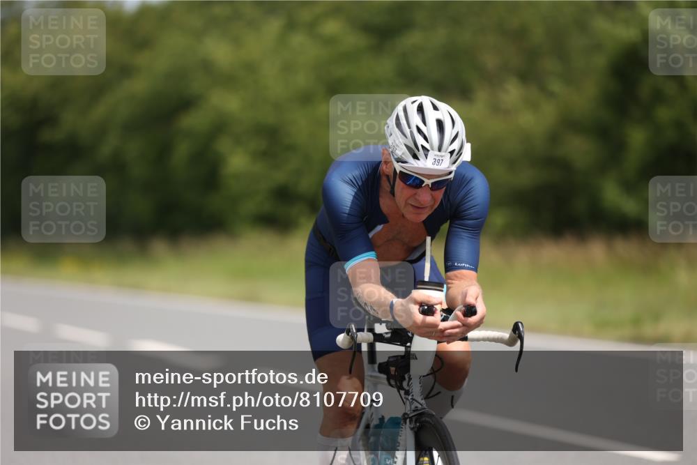 22.06.2025 - Viking Triathlon Yannick Fuchs http://msf.ph/oto/8107709 22.06.2025 12:12:37 Radfahren 61, 394, 397, 477 meine-sportfotos.de