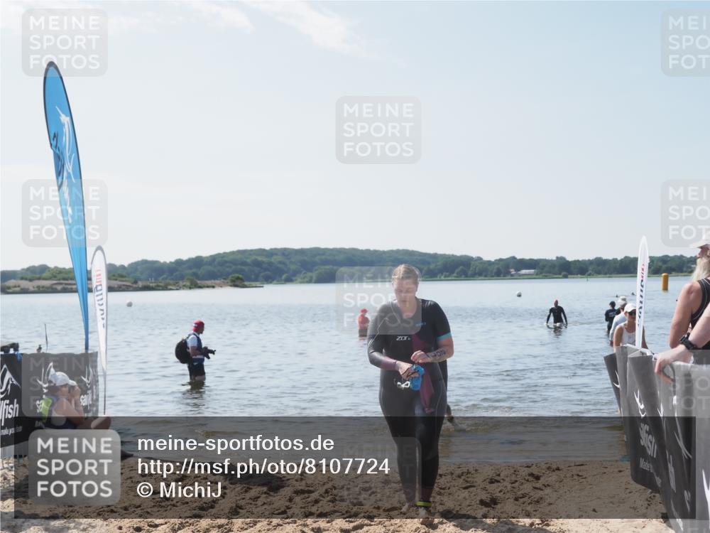 22.06.2025 - Viking Triathlon MichiJ http://msf.ph/oto/8107724 22.06.2025 10:53:35 Schwimmen 241 meine-sportfotos.de