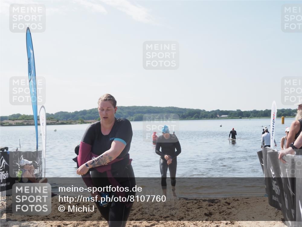22.06.2025 - Viking Triathlon MichiJ http://msf.ph/oto/8107760 22.06.2025 10:53:37 Schwimmen 241 meine-sportfotos.de