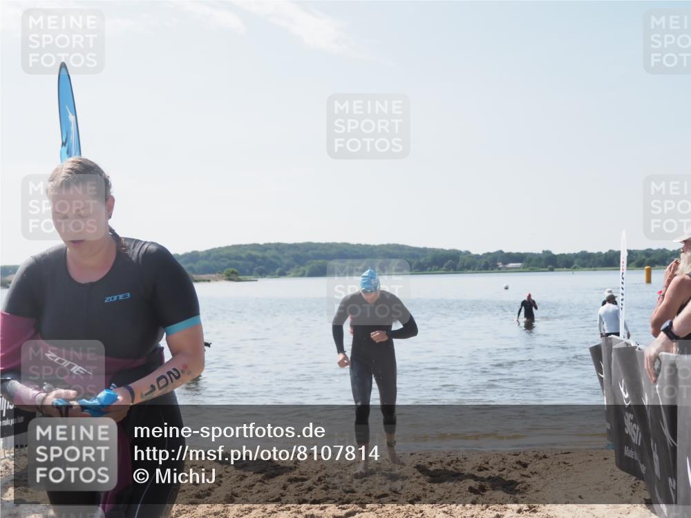 22.06.2025 - Viking Triathlon MichiJ http://msf.ph/oto/8107814 22.06.2025 10:53:37 Schwimmen 241 meine-sportfotos.de