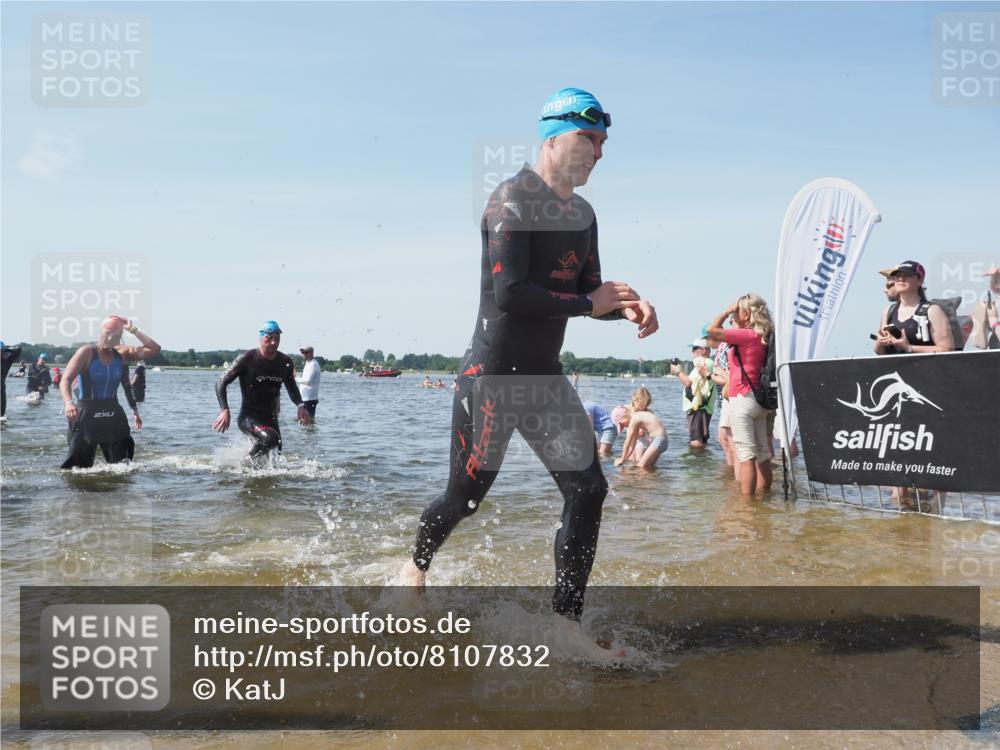 22.06.2025 - Viking Triathlon KatJ http://msf.ph/oto/8107832 22.06.2025 10:37:51 Schwimmen 146, 335, 396, 411, 433, 506, 619, 645 meine-sportfotos.de