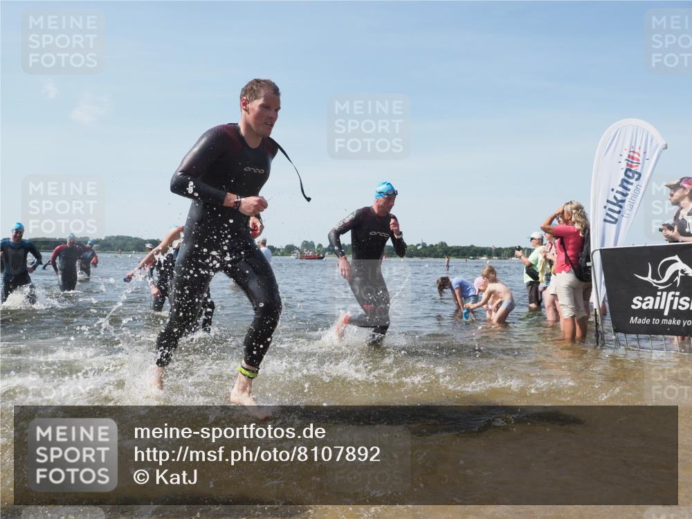22.06.2025 - Viking Triathlon KatJ http://msf.ph/oto/8107892 22.06.2025 10:37:52 Schwimmen 146, 335, 396, 411, 433, 506, 619, 645 meine-sportfotos.de