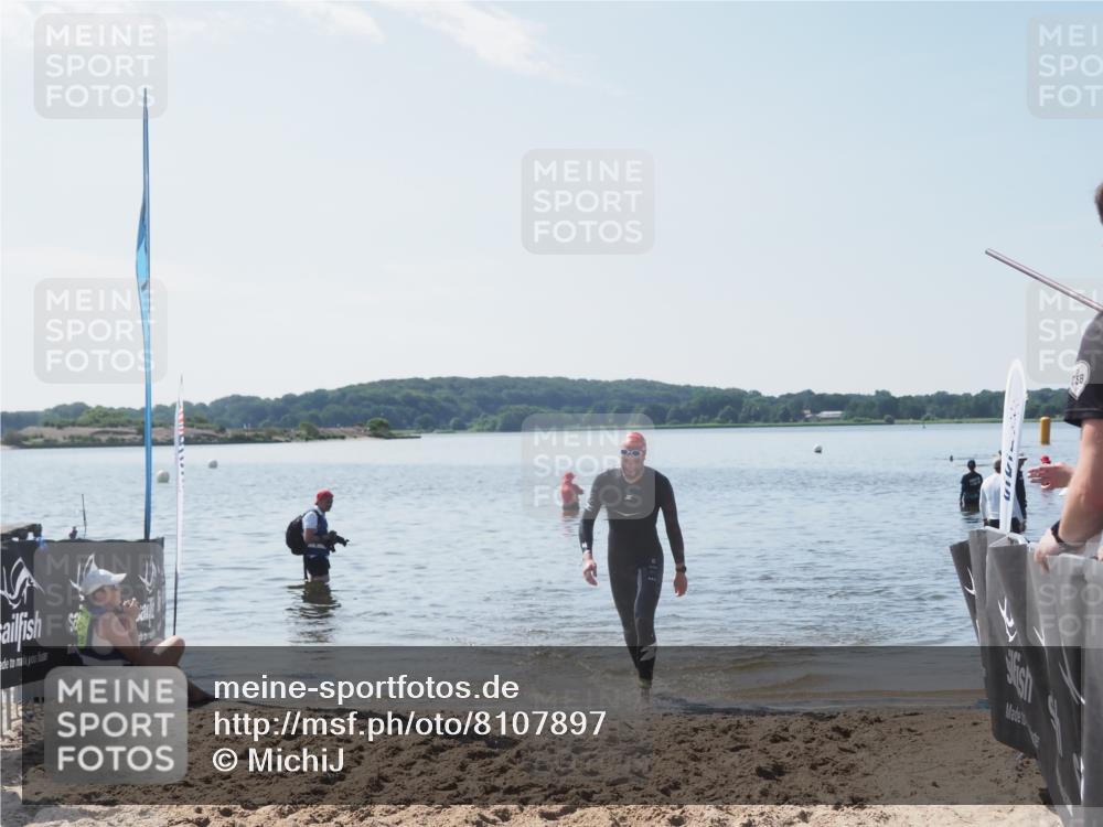 22.06.2025 - Viking Triathlon MichiJ http://msf.ph/oto/8107897 22.06.2025 10:53:58 Schwimmen 634 meine-sportfotos.de