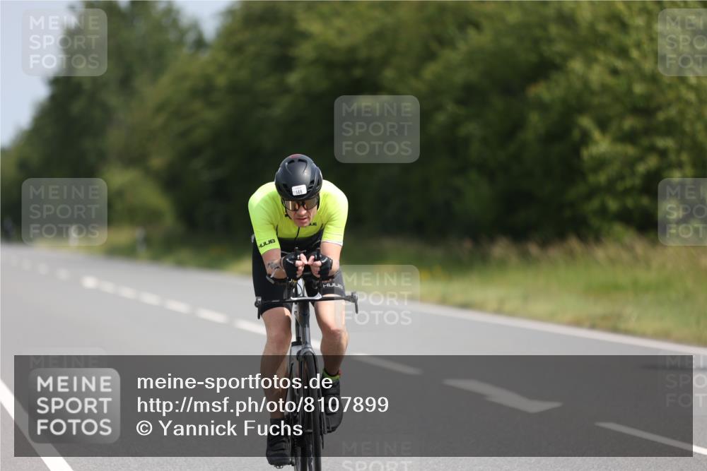 22.06.2025 - Viking Triathlon Yannick Fuchs http://msf.ph/oto/8107899 22.06.2025 11:31:57 Radfahren 13, 148, 173, 189, 191, 340, 341, 444, 458 meine-sportfotos.de