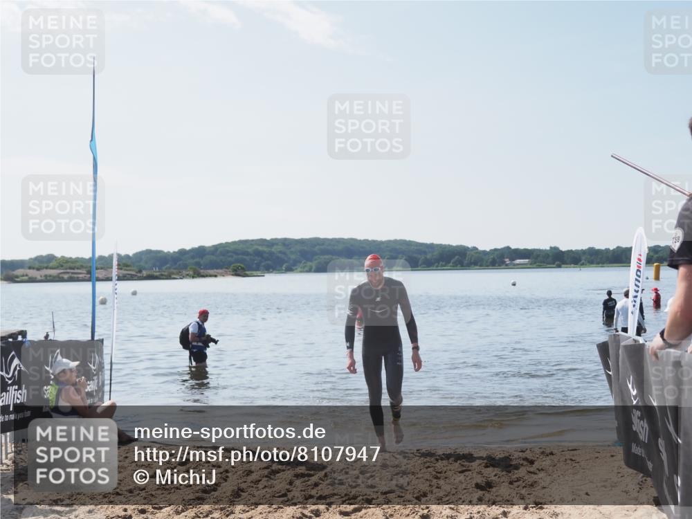 22.06.2025 - Viking Triathlon MichiJ http://msf.ph/oto/8107947 22.06.2025 10:53:59 Schwimmen 634 meine-sportfotos.de