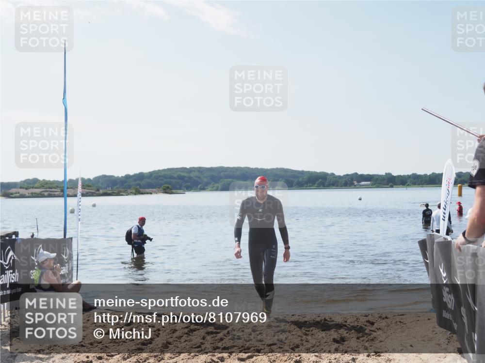 22.06.2025 - Viking Triathlon MichiJ http://msf.ph/oto/8107969 22.06.2025 10:53:59 Schwimmen 634 meine-sportfotos.de