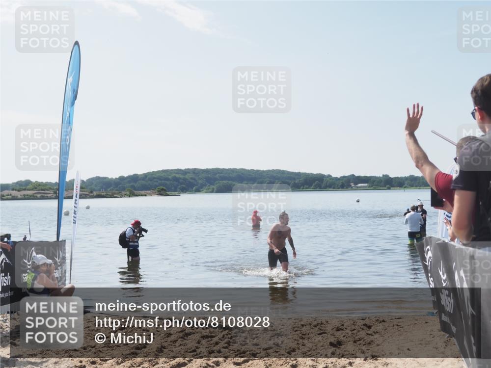 22.06.2025 - Viking Triathlon MichiJ http://msf.ph/oto/8108028 22.06.2025 10:54:54 Schwimmen 305 meine-sportfotos.de