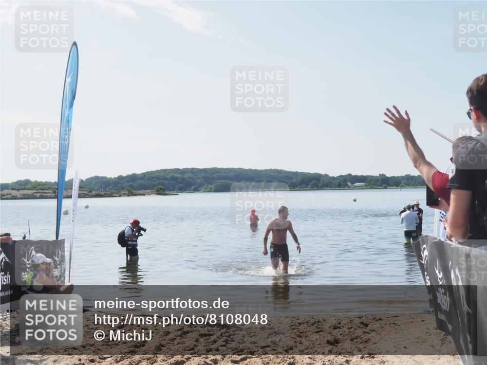 22.06.2025 - Viking Triathlon MichiJ http://msf.ph/oto/8108048 22.06.2025 10:54:54 Schwimmen 305 meine-sportfotos.de