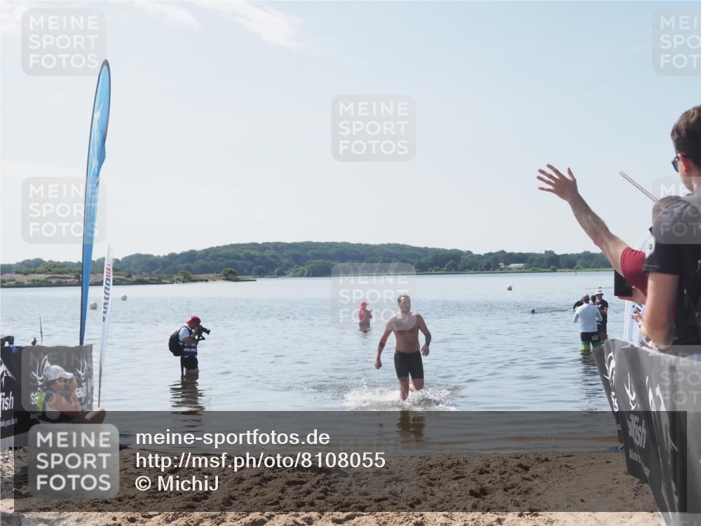22.06.2025 - Viking Triathlon MichiJ http://msf.ph/oto/8108055 22.06.2025 10:54:55 Schwimmen 305 meine-sportfotos.de