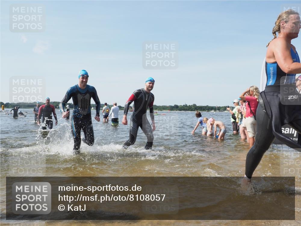 22.06.2025 - Viking Triathlon KatJ http://msf.ph/oto/8108057 22.06.2025 10:37:56 Schwimmen 146, 179, 335, 396, 411, 433, 619 meine-sportfotos.de