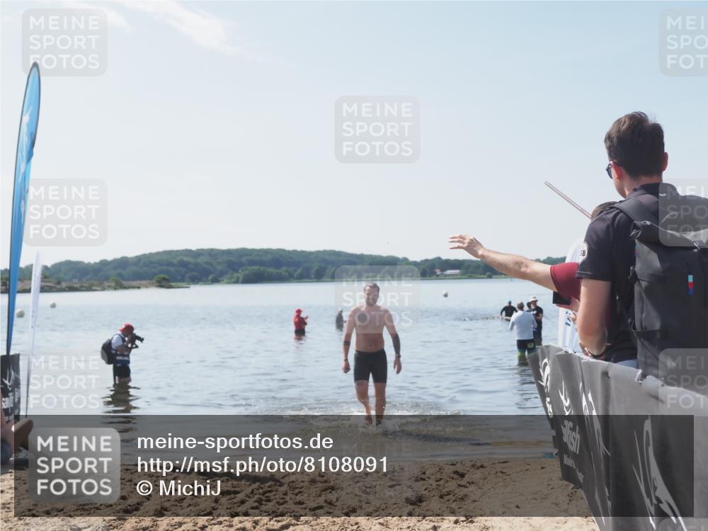 22.06.2025 - Viking Triathlon MichiJ http://msf.ph/oto/8108091 22.06.2025 10:54:57 Schwimmen 305 meine-sportfotos.de