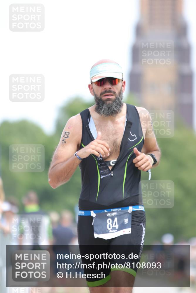 22.06.2025 - Viking Triathlon H.Heesch http://msf.ph/oto/8108093 22.06.2025 14:24:44 Laufen 38, 84, 261, 336, 393 meine-sportfotos.de
