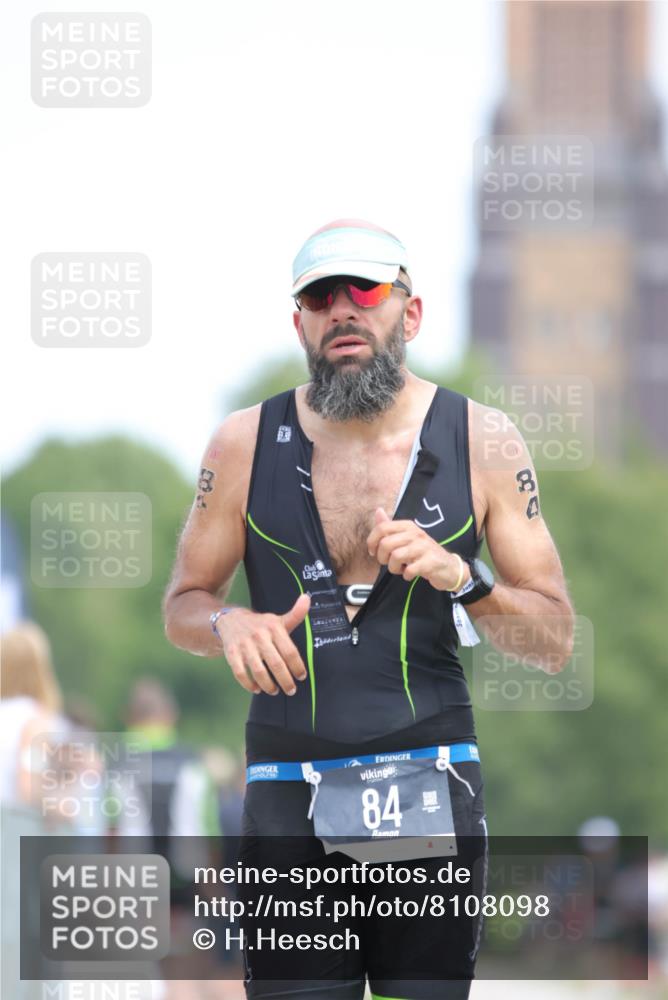 22.06.2025 - Viking Triathlon H.Heesch http://msf.ph/oto/8108098 22.06.2025 14:24:44 Laufen 38, 84, 261, 336, 393 meine-sportfotos.de