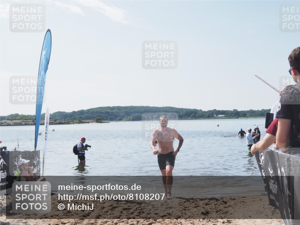 22.06.2025 - Viking Triathlon MichiJ http://msf.ph/oto/8108207 22.06.2025 10:54:58 Schwimmen 305 meine-sportfotos.de