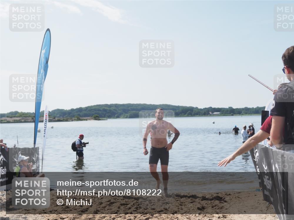 22.06.2025 - Viking Triathlon MichiJ http://msf.ph/oto/8108222 22.06.2025 10:54:59 Schwimmen 305 meine-sportfotos.de