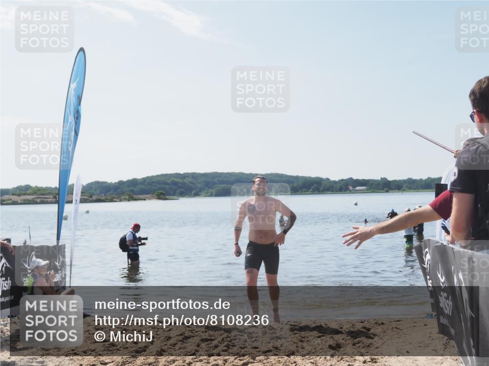 22.06.2025 - Viking Triathlon MichiJ http://msf.ph/oto/8108236 22.06.2025 10:54:59 Schwimmen 305 meine-sportfotos.de