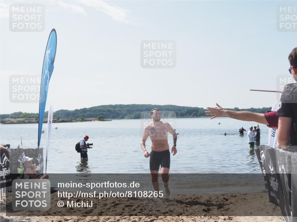 22.06.2025 - Viking Triathlon MichiJ http://msf.ph/oto/8108265 22.06.2025 10:54:59 Schwimmen 305 meine-sportfotos.de
