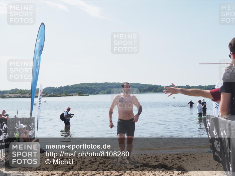 22.06.2025 - Viking Triathlon MichiJ http://msf.ph/oto/8108280 22.06.2025 10:54:59 Schwimmen 305 meine-sportfotos.de
