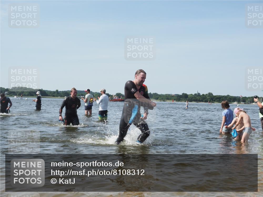 22.06.2025 - Viking Triathlon KatJ http://msf.ph/oto/8108312 22.06.2025 10:38:12 Schwimmen 61, 72, 89, 179, 191, 209, 447, 662 meine-sportfotos.de